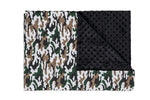 CAMO PATTERN WEIGHTED BLANKET black plush backing side