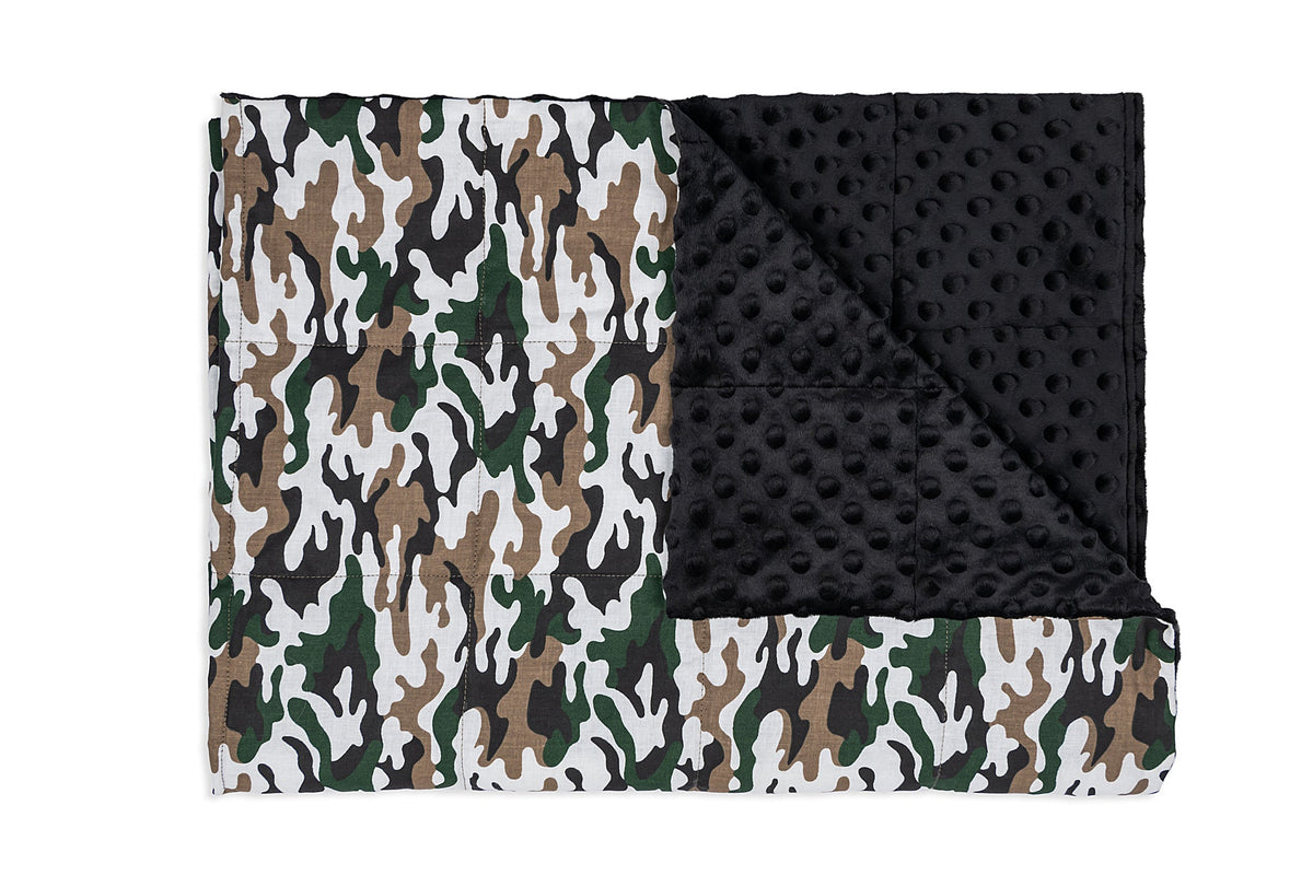 CAMO PATTERN WEIGHTED BLANKET black plush backing side