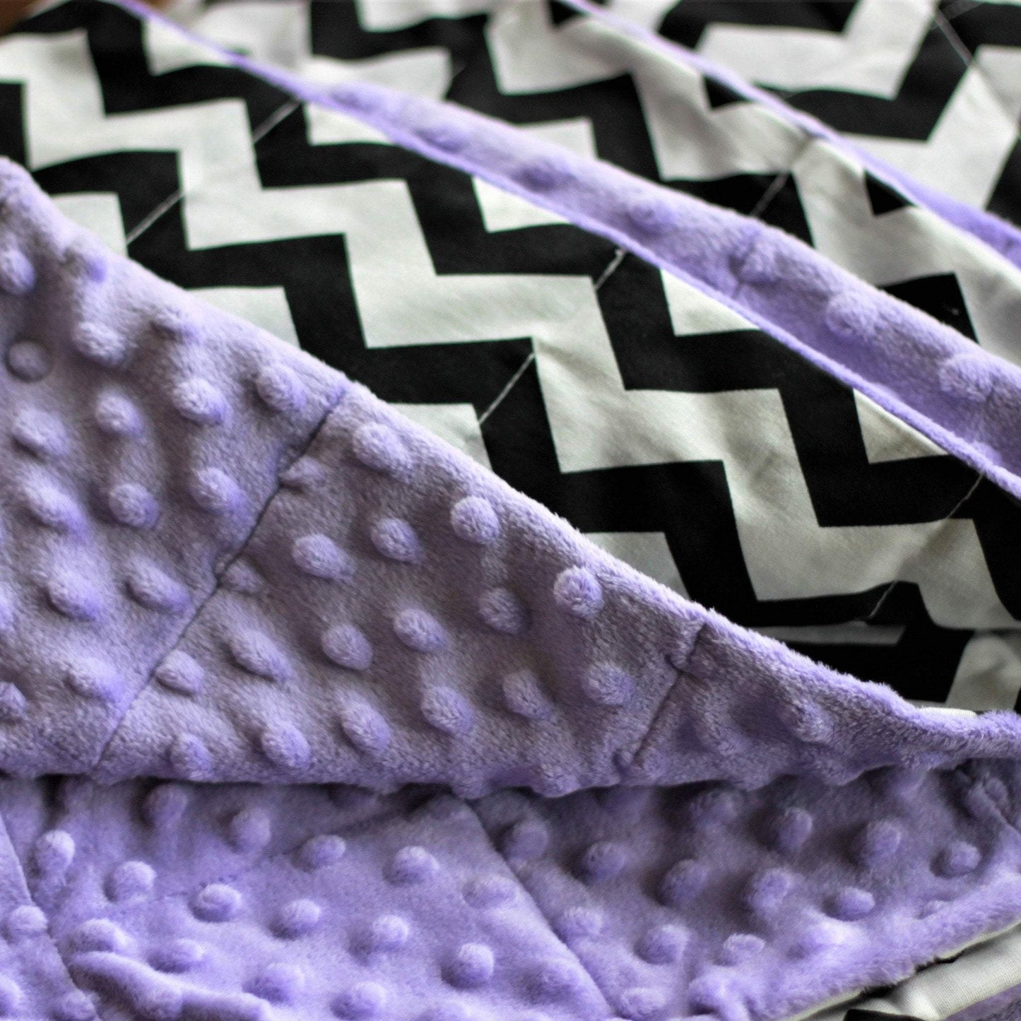 ZIG ZAG MINKY WEIGHTED BLANKET | SENSORY OWL